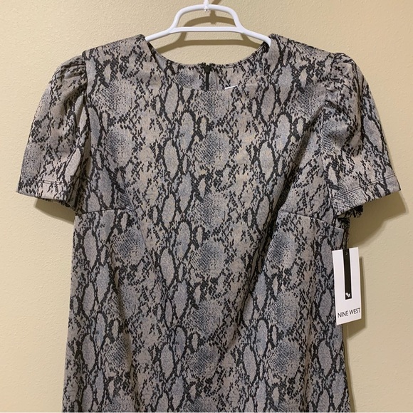 Nine West Scoopneck Snakeskin Short Sleeve Dress-Size 12 NWT - Picture 2 of 10